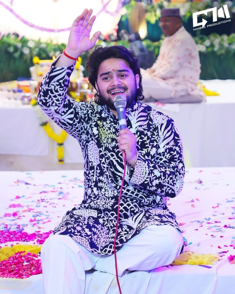 HOME 9 श्याम भक्ति की मधुर आवाज़ और भक्ति में डूबा हर एक पल… ❤️🙏Abhishek Nama Ji ने अपनी सुरीली आवाज़